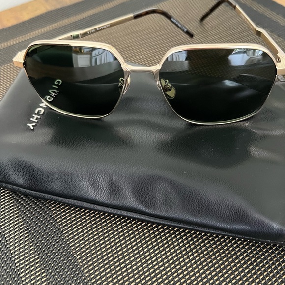 Givenchy Men's Sunglasses in Black and Gold - Picture 4 of 7